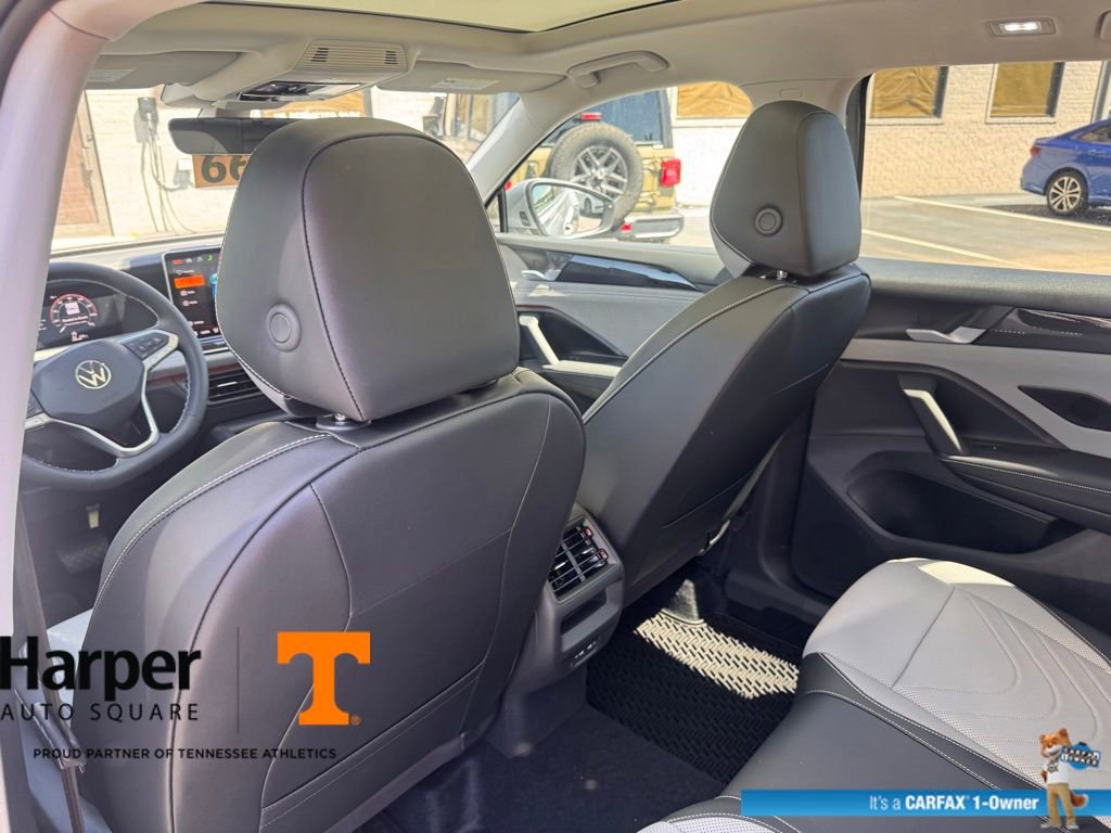 Used 2026 Volkswagen Tiguan SE FWD image 11