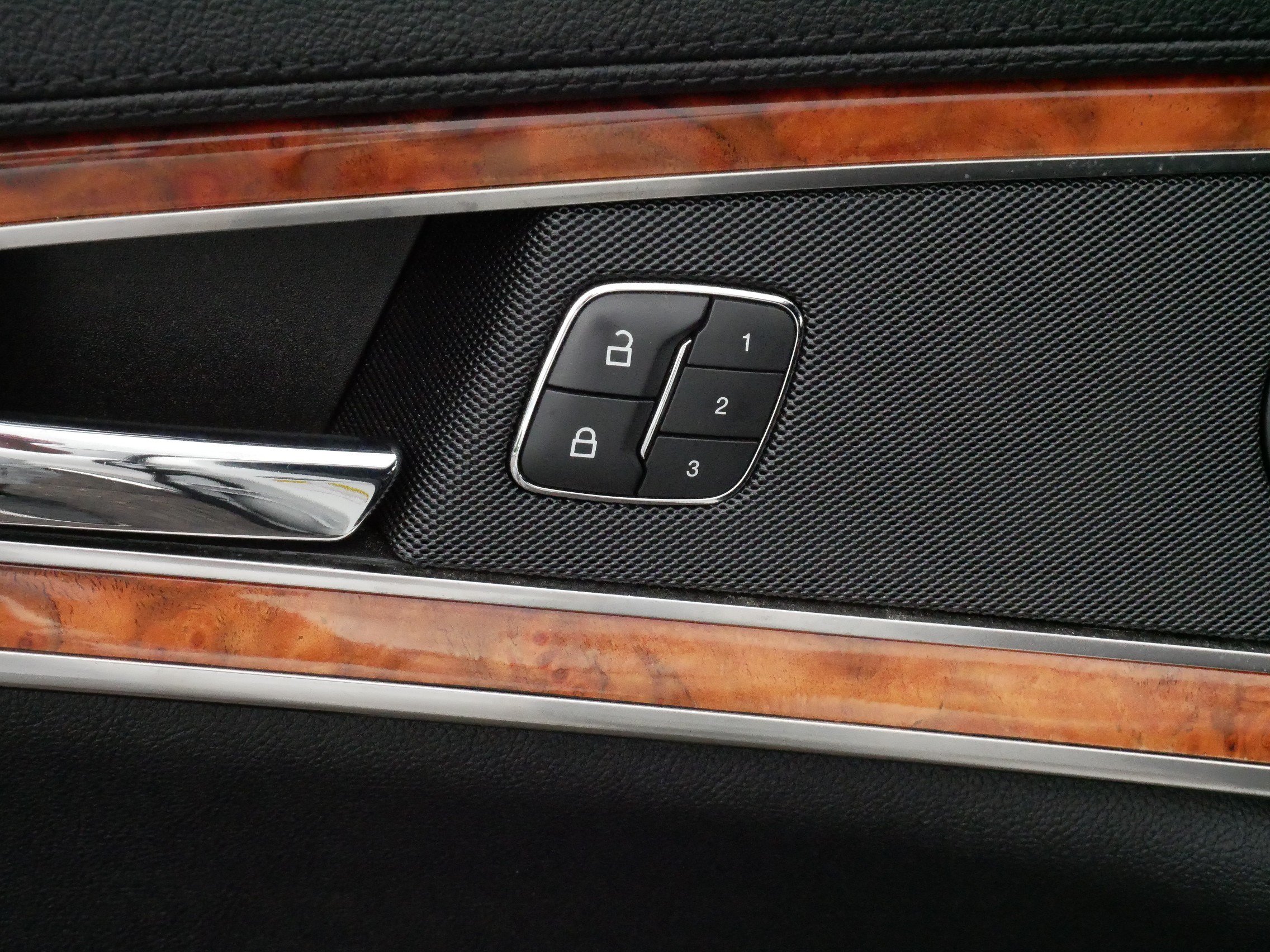 Used 2020 Lincoln Nautilus Reserve AWD/4WD image 19