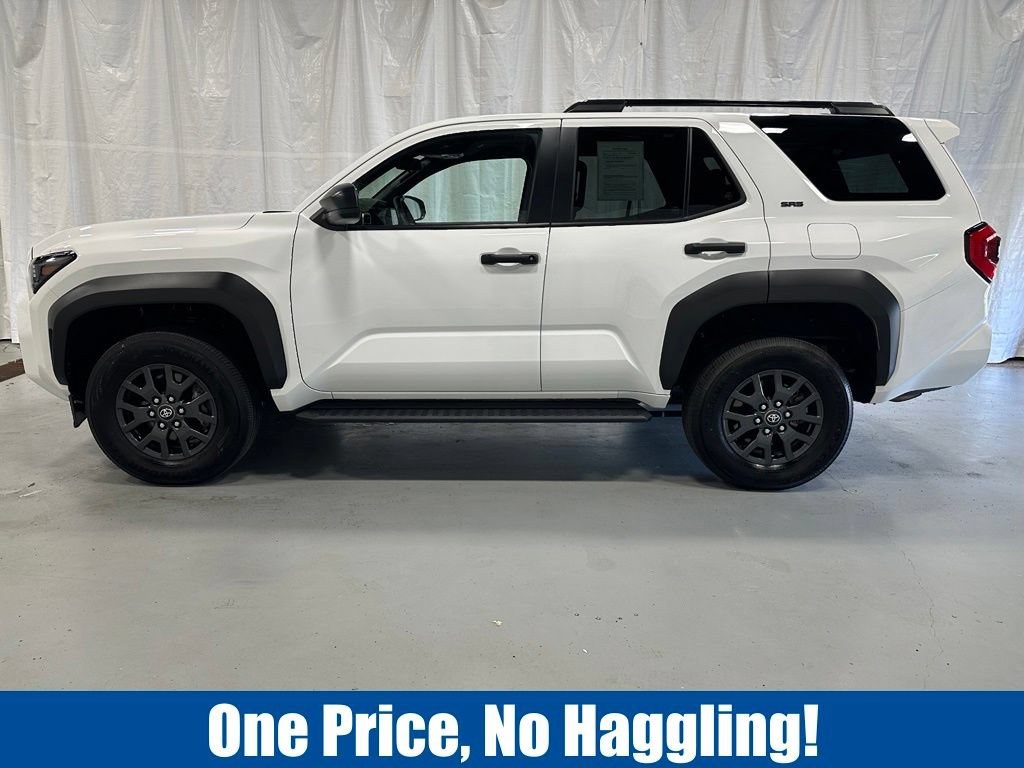 Used 2025 Toyota 4Runner SR5 AWD/4WD image 4