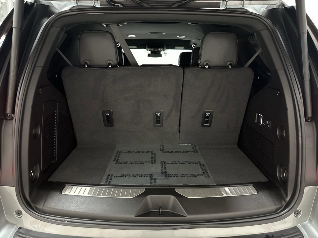 Used 2024 GMC Yukon AT4 w/ Technology Package image 38