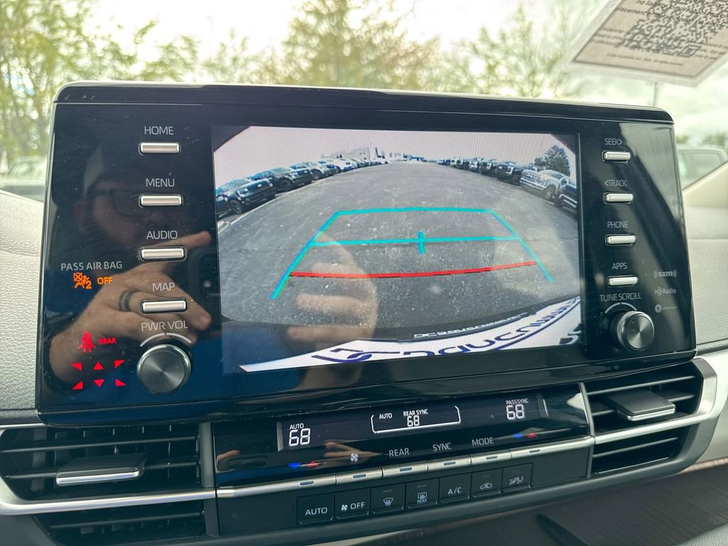 Used 2024 Toyota Sienna LE image 17