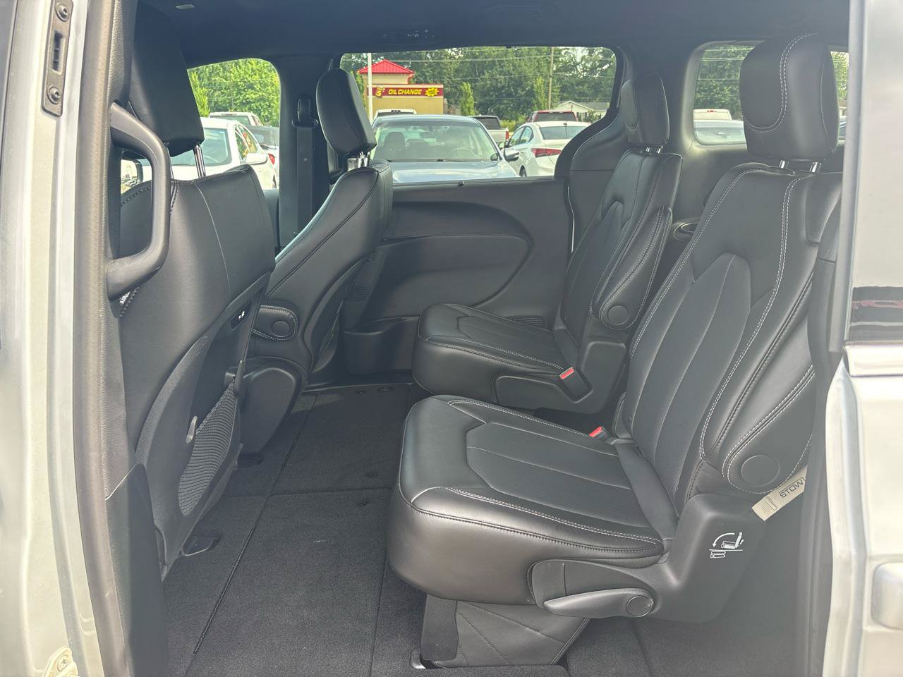 Used 2026 Chrysler Pacifica Select FWD image 24