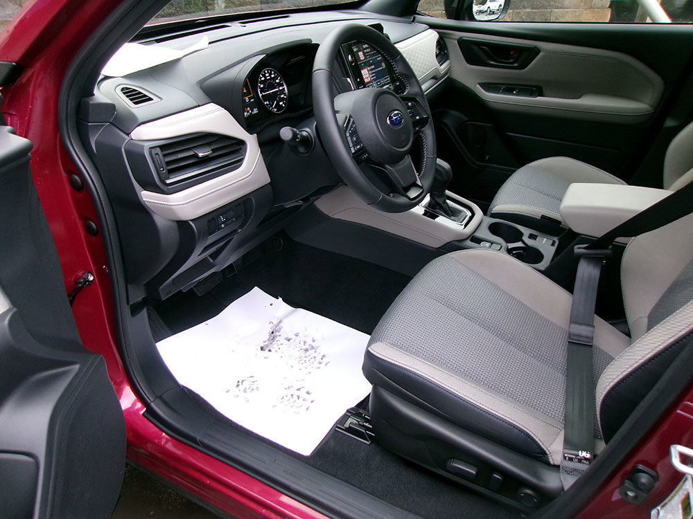 Used 2025 Subaru Forester Premium w/ Convenience Package #1 image 14