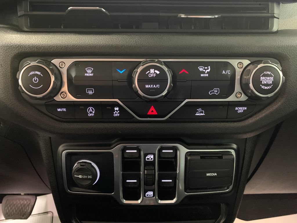 Used 2024 Jeep Wrangler Unlimited Sport AWD/4WD image 9