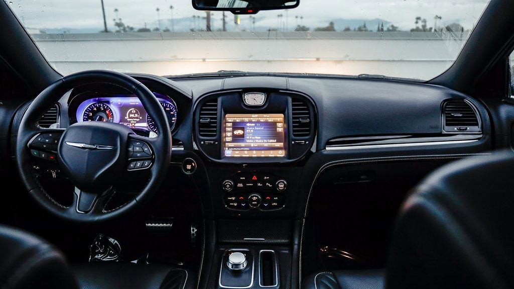 Used 2023 Chrysler 300 C image 13