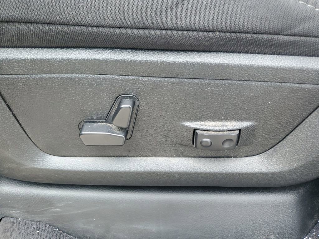 Used 2024 RAM 2500 Big Horn w/ Bed Utility Group image 25