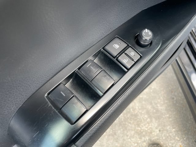 Used 2025 Toyota Camry SE FWD image 21