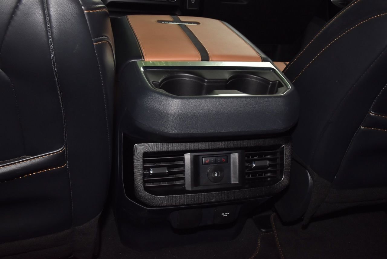 Used 2024 Ford F250 Platinum image 18