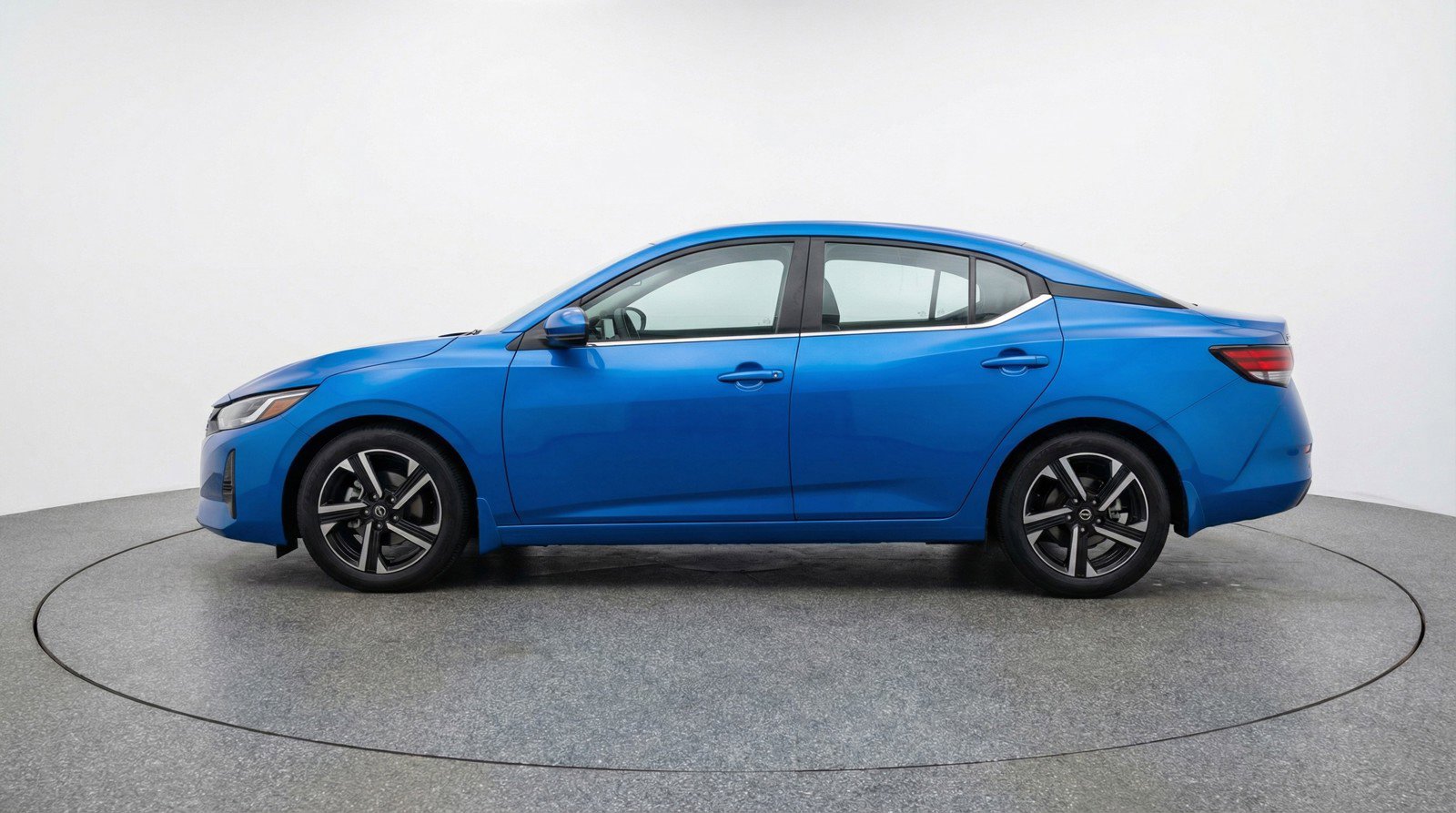 Used 2025 Nissan Sentra SV image 5