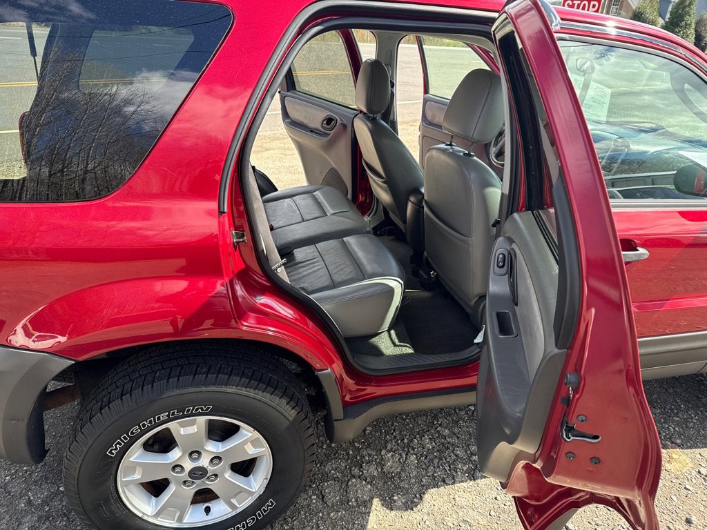 Used 2006 Ford Escape XLT image 12