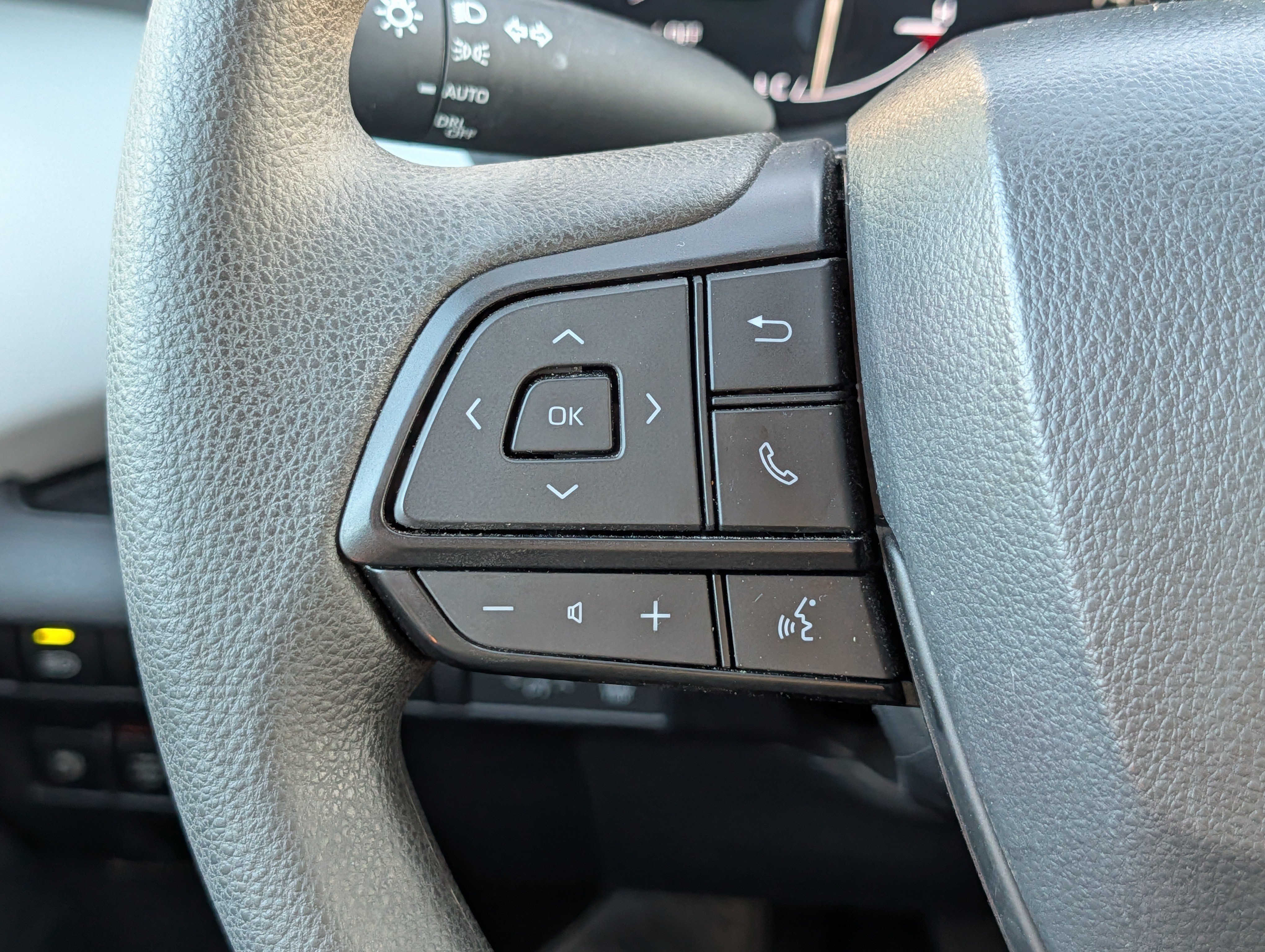 Used 2025 Toyota Sienna LE FWD image 31