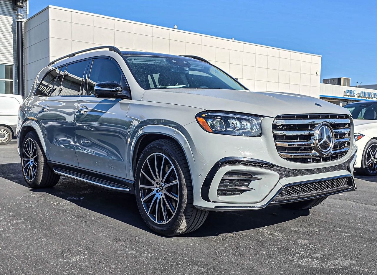 Used 2024 Mercedes-Benz GLS 580 4MATIC video 1