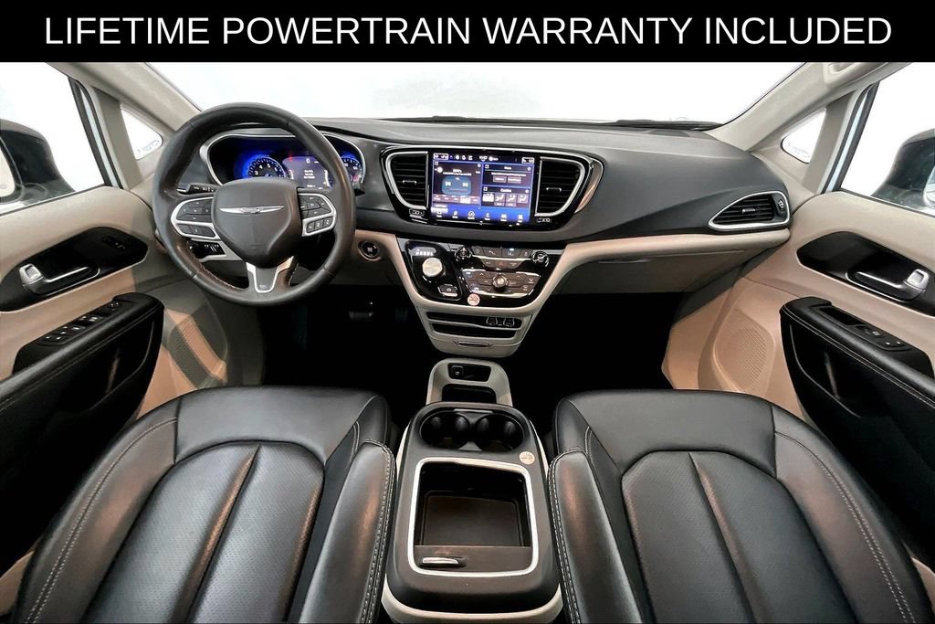 Used 2024 Chrysler Pacifica Touring-L FWD image 19