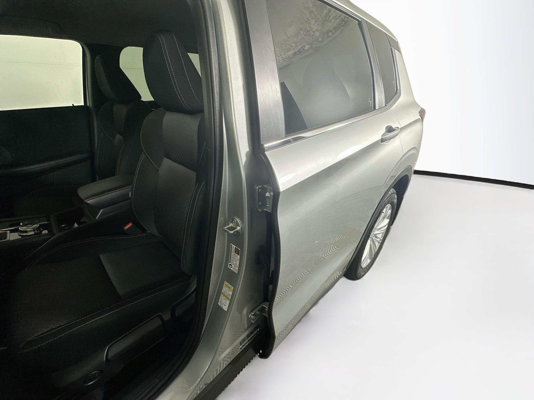Used 2024 Mitsubishi Outlander ES AWD/4WD image 12