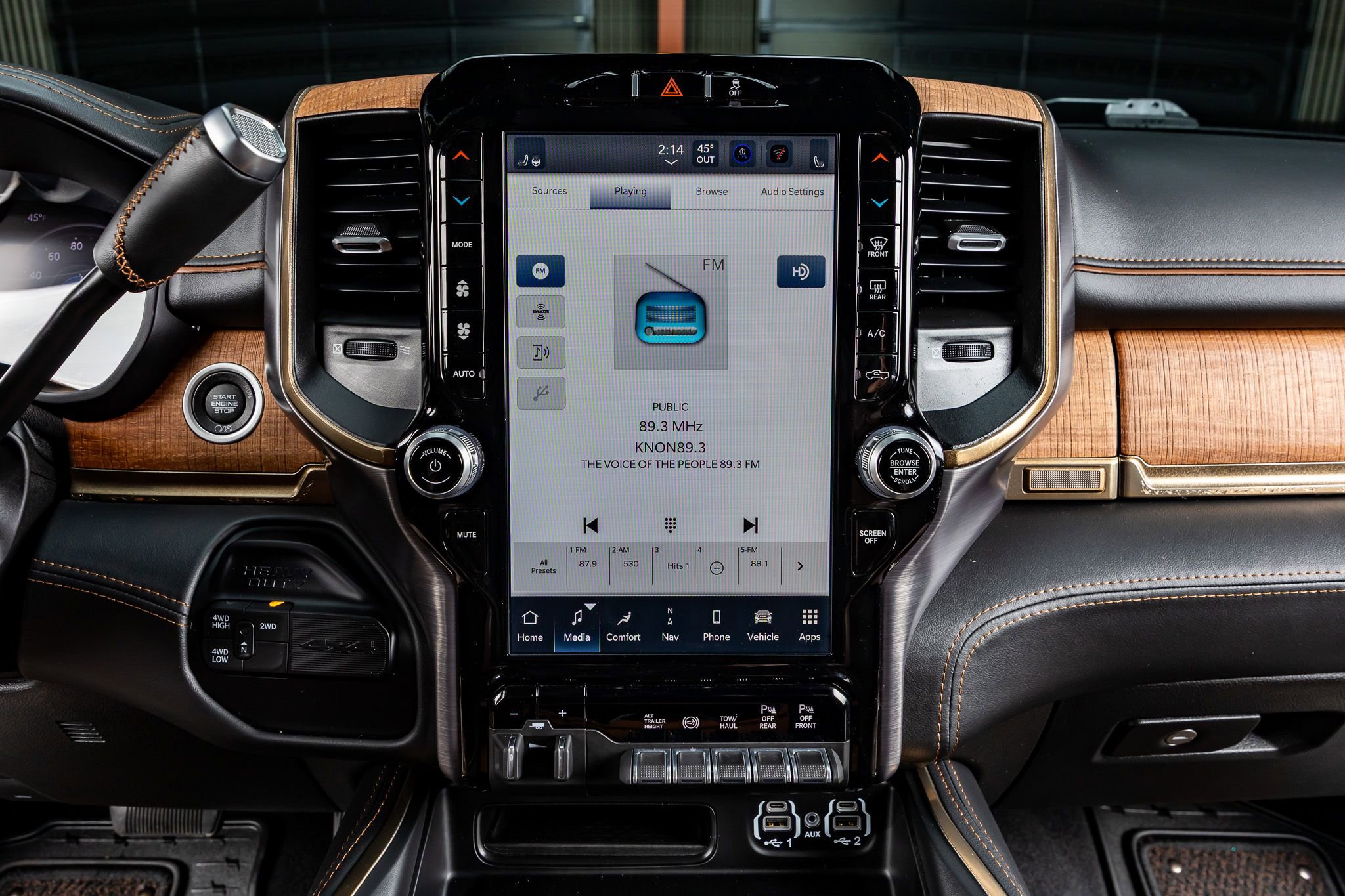 Used 2024 RAM 3500 Limited w/ Towing Technology Group image 23