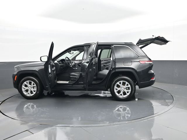Used 2023 Jeep Grand Cherokee Limited image 32