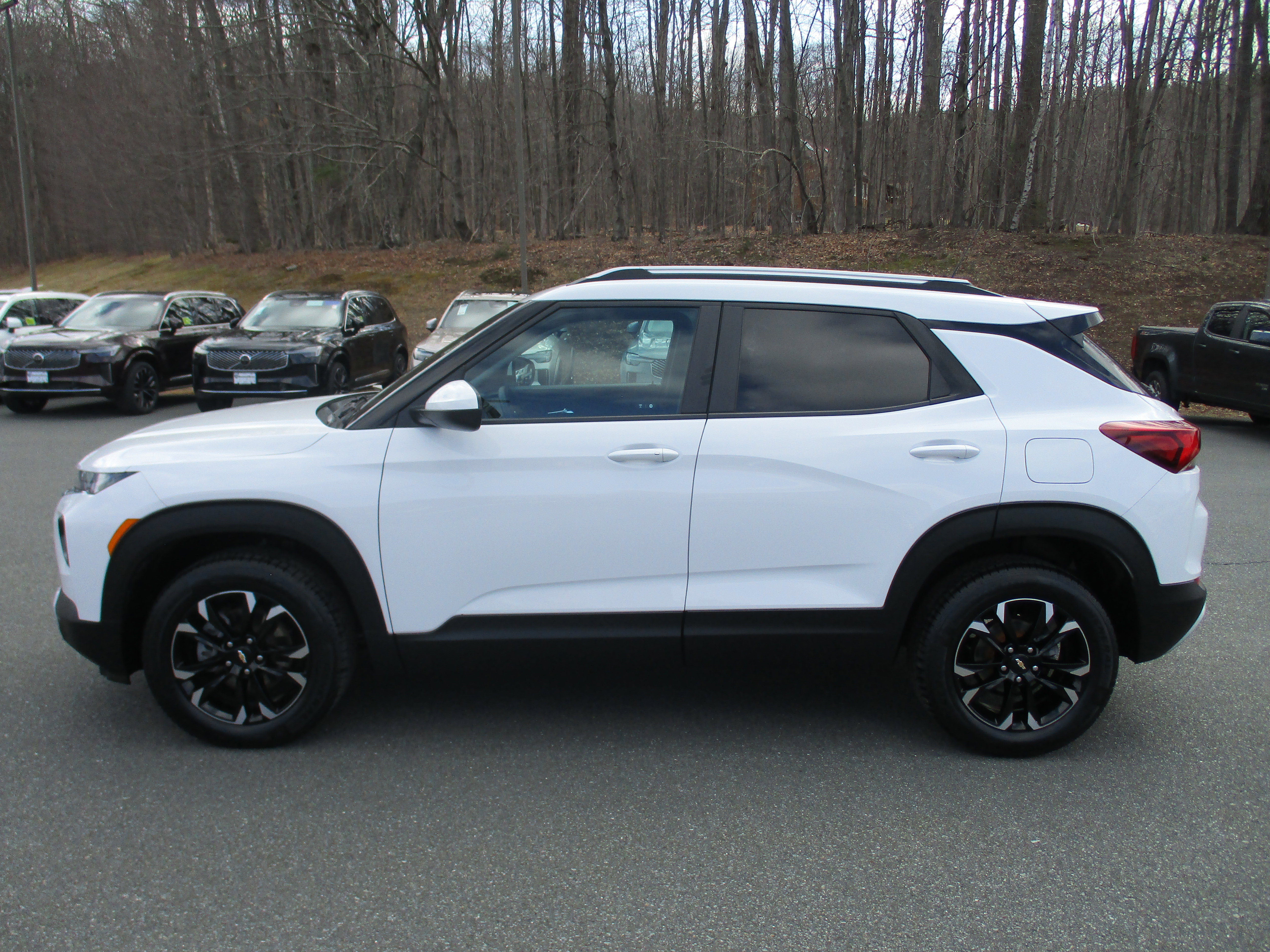 Certified 2022 Chevrolet TrailBlazer LT w/ Driver Confidence Package image 8