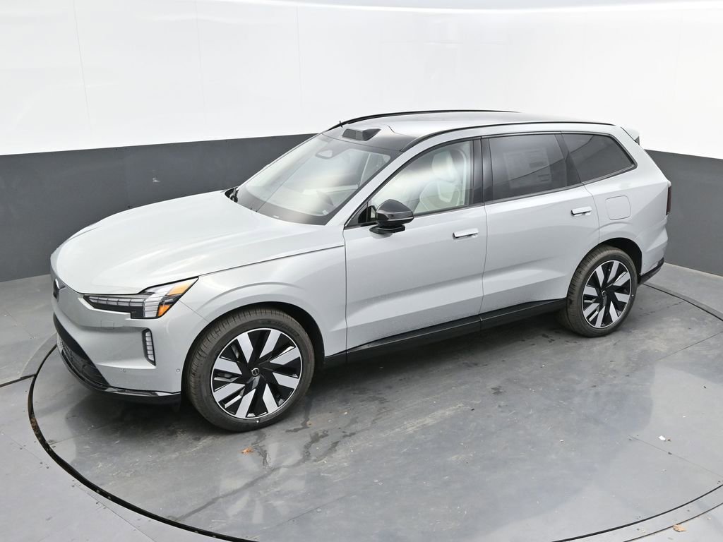 Used 2025 Volvo EX90 Ultra image 40
