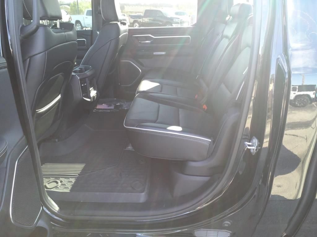 New 2025 RAM 1500 Laramie w/ Sport Appearance Package AWD/4WD image 22