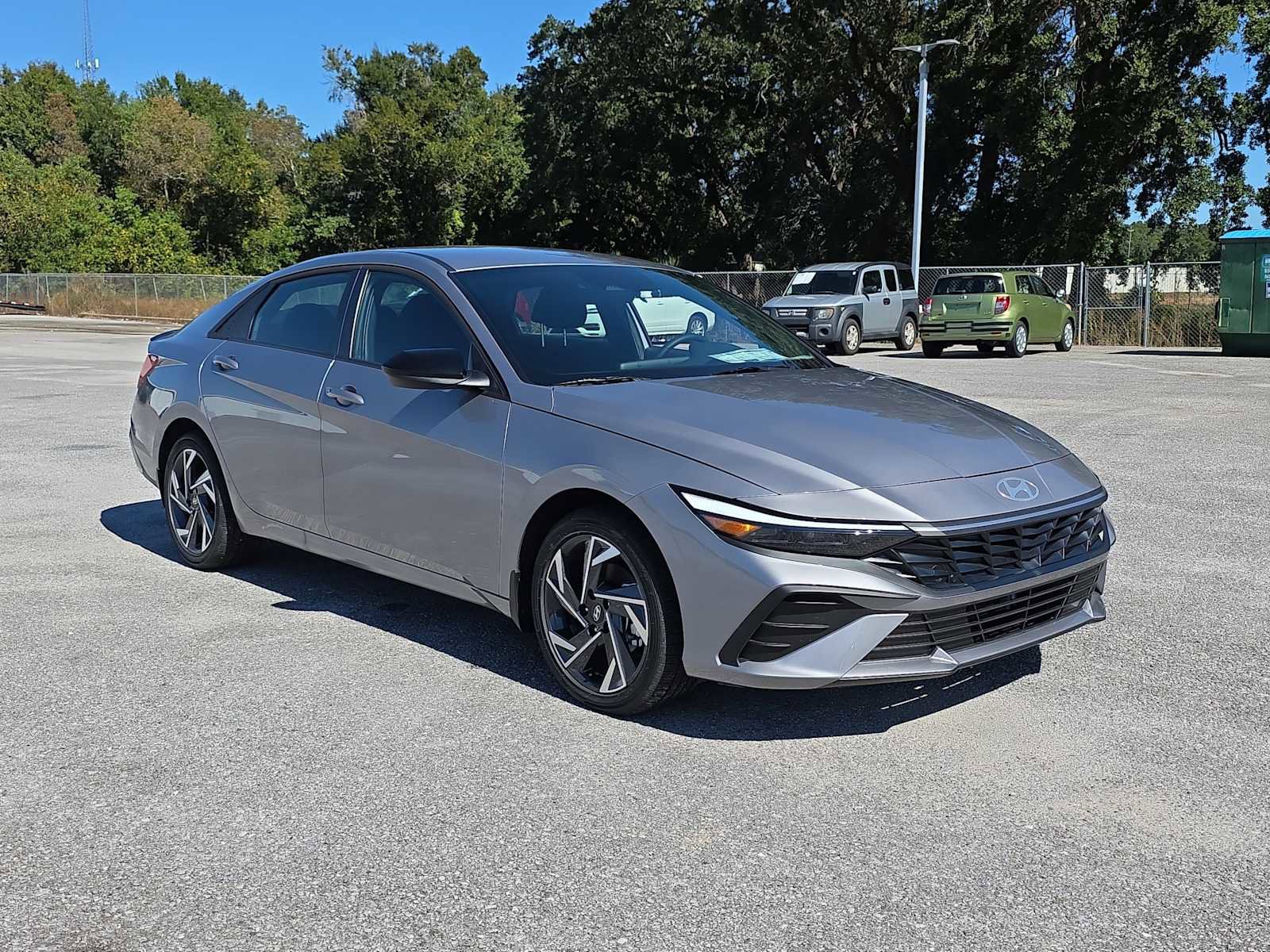 New 2025 Hyundai Elantra SEL image 2