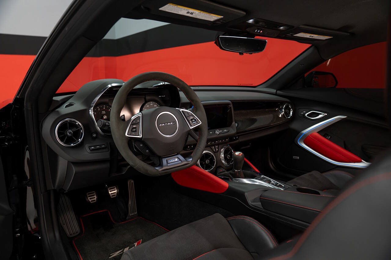 Used 2021 Chevrolet Camaro ZL1 RWD image 39