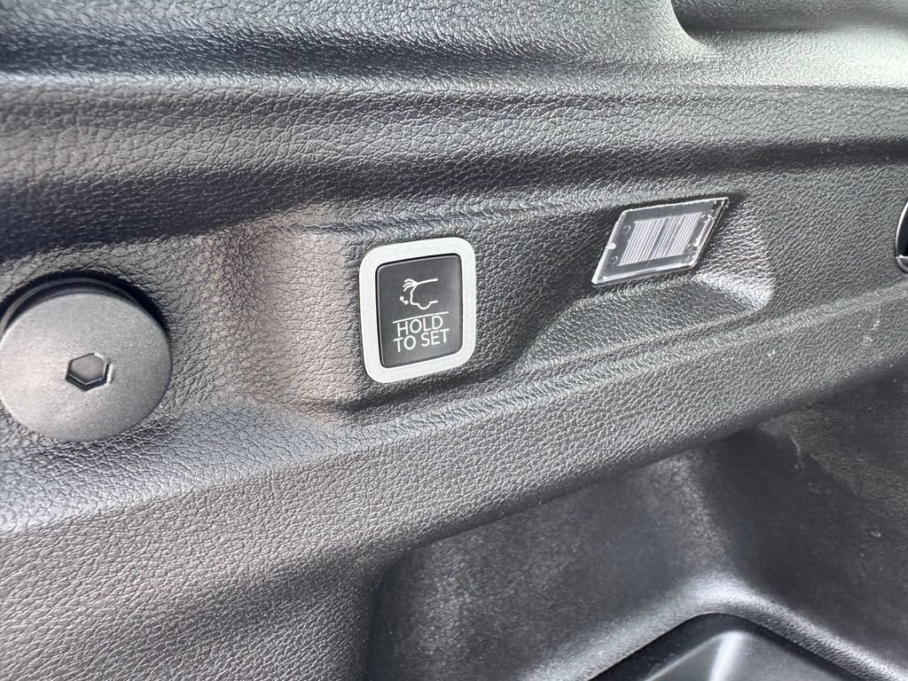 Used 2022 Jeep Grand Cherokee L Limited w/ MOPAR Finishing Package AWD/4WD image 19