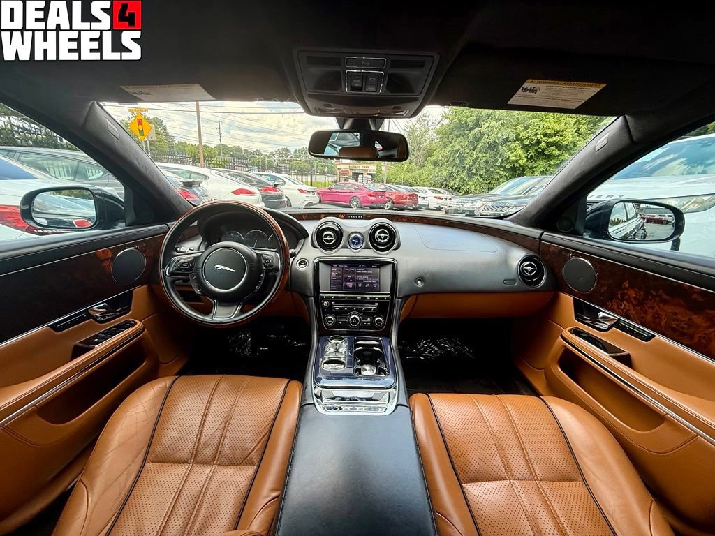 Used 2012 Jaguar XJ RWD image 17