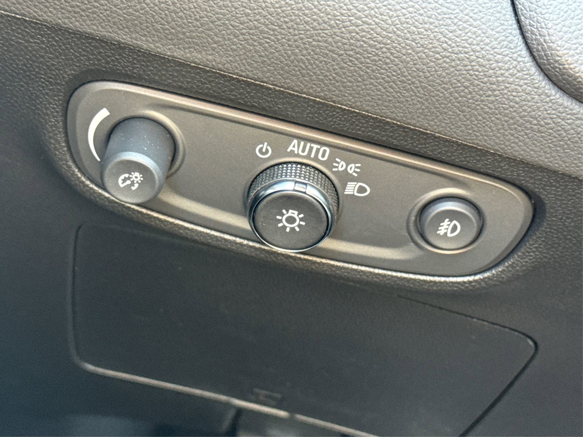 Used 2023 Buick Encore GX Preferred w/ Cold Weather Comfort Package image 23