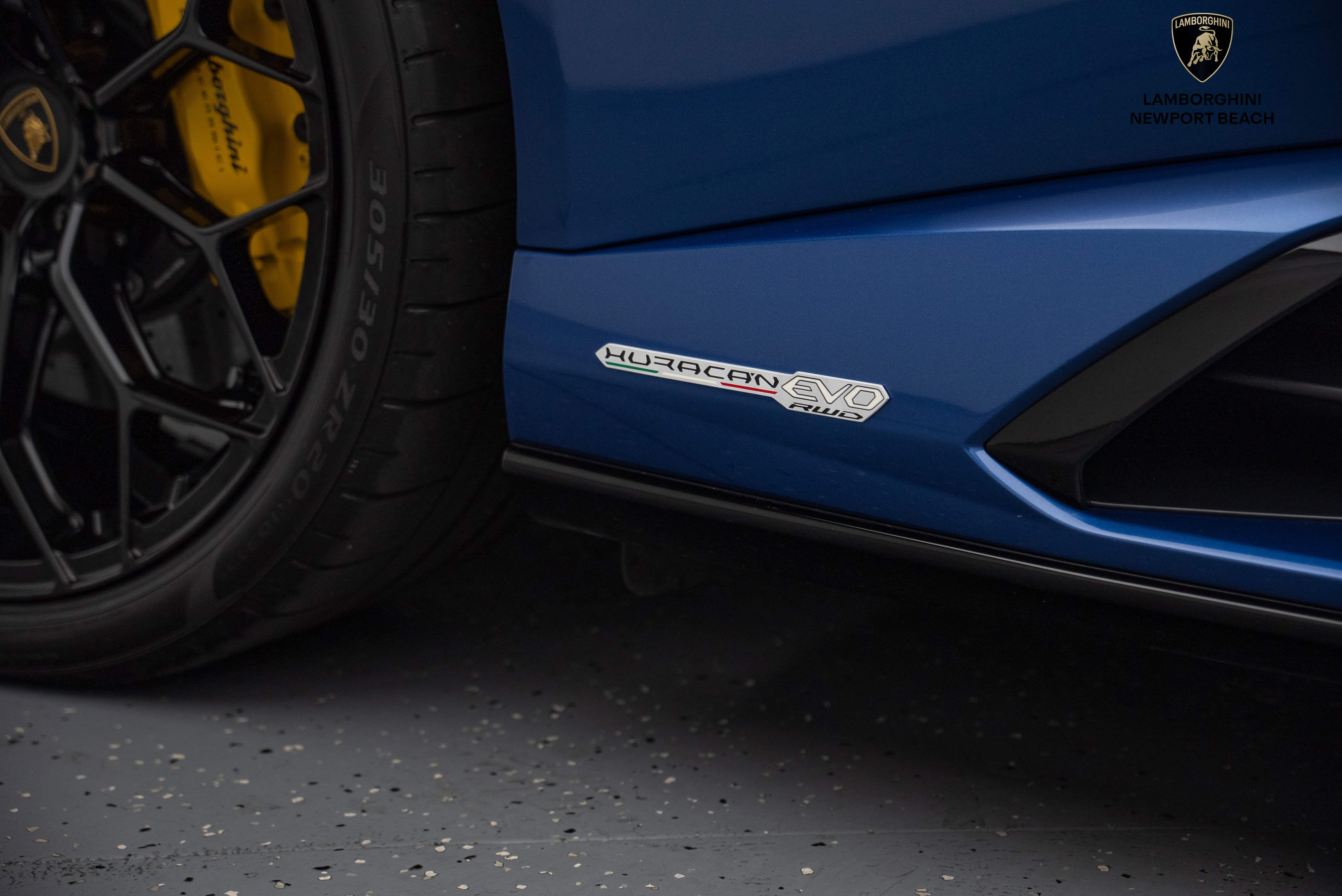 Used 2023 Lamborghini Huracan EVO image 4