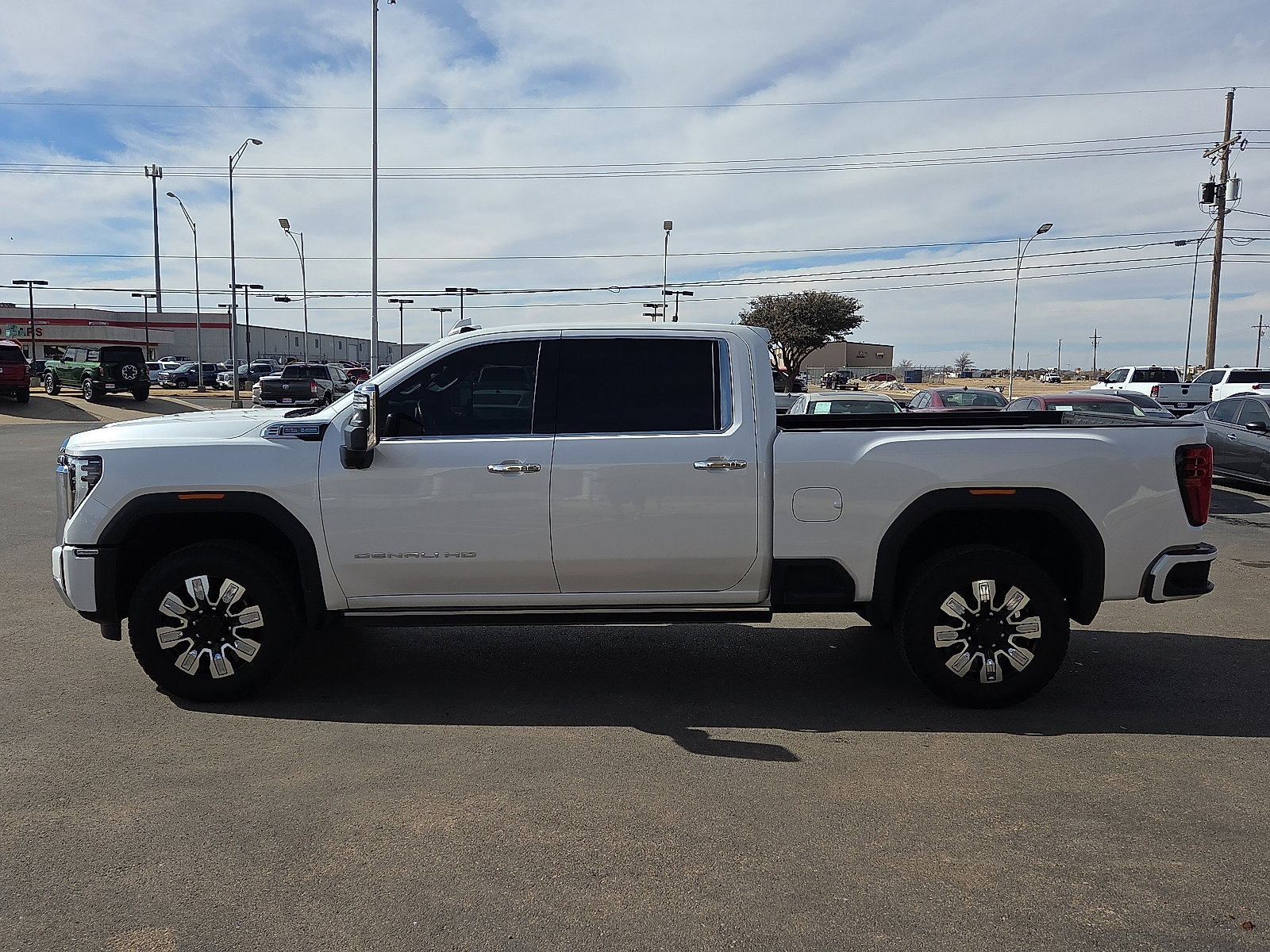Used 2024 GMC Sierra 2500 Denali w/ Technology Package image 2