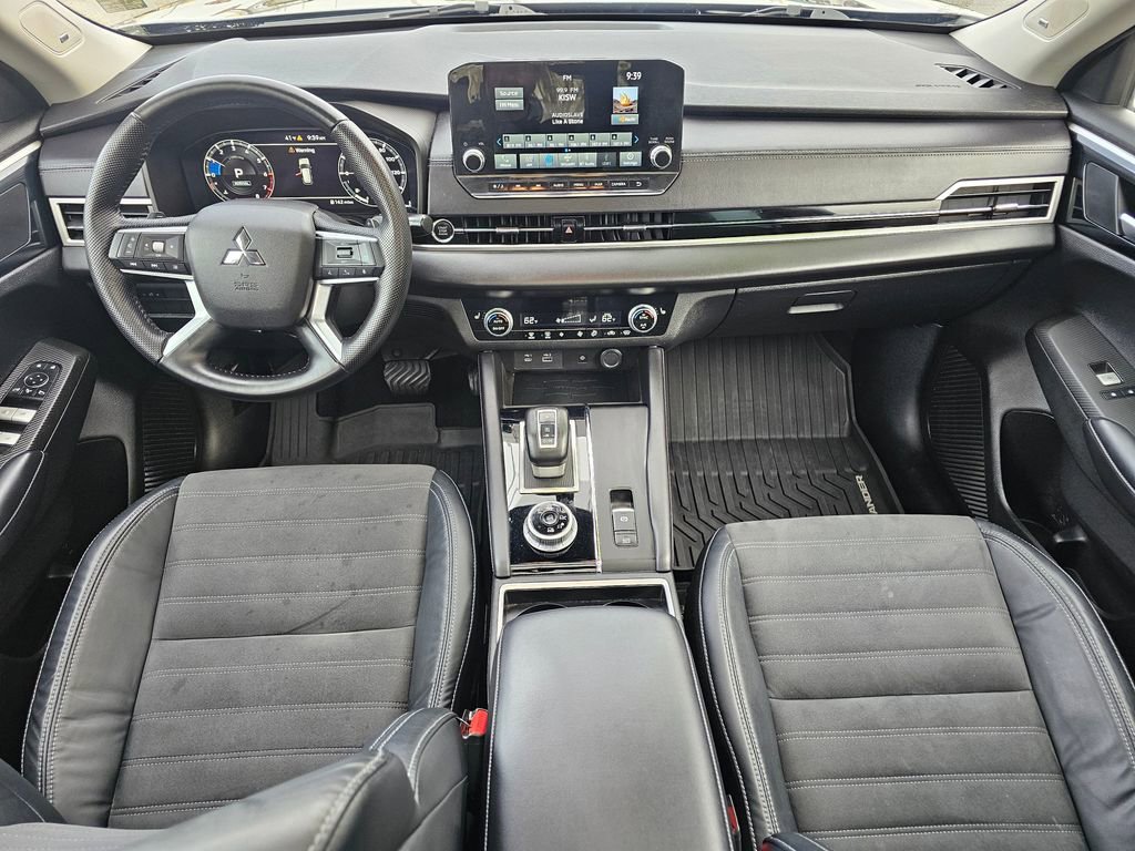 Used 2023 Mitsubishi Outlander SE image 15
