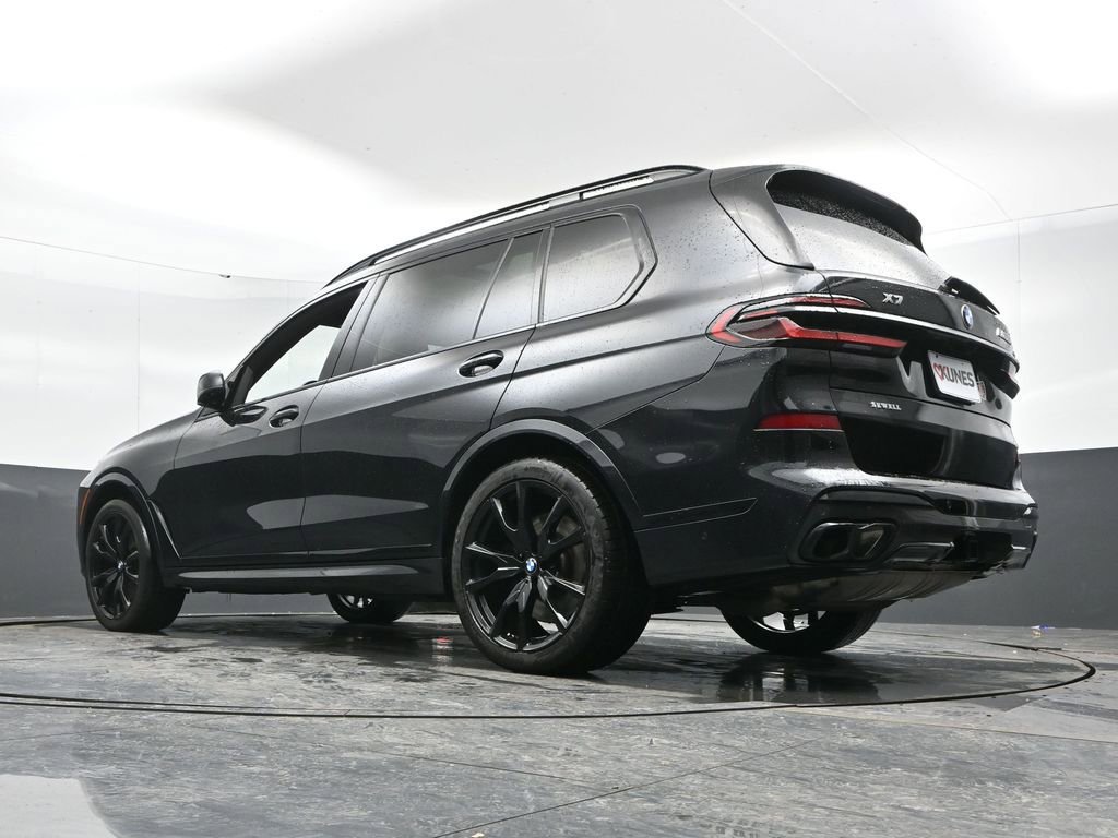 Used 2025 BMW X7 M60i image 55