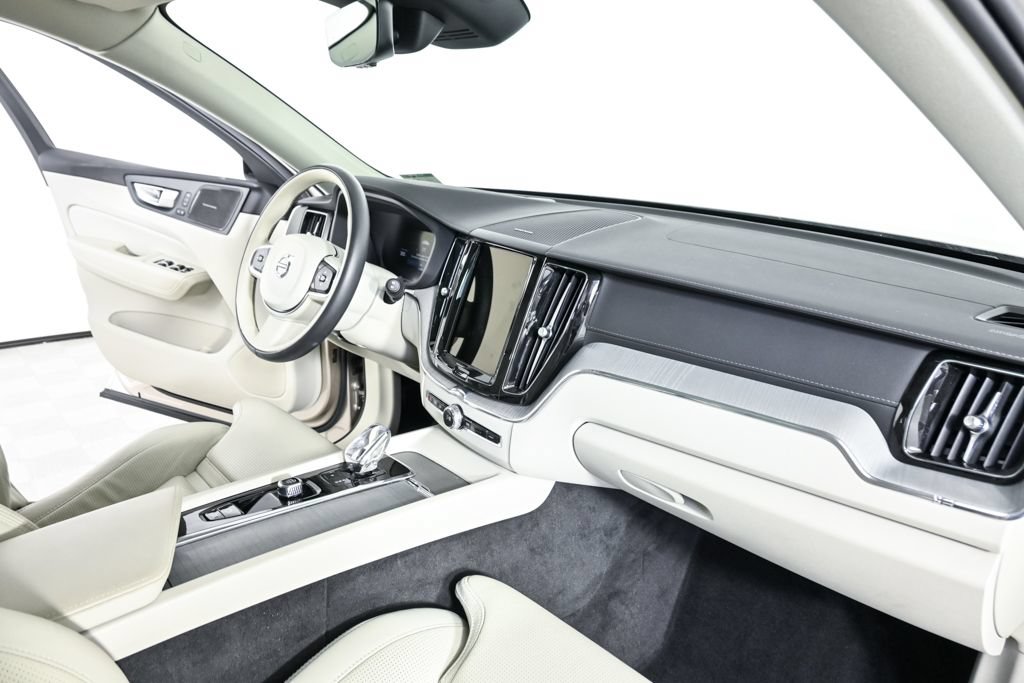 Certified 2024 Volvo XC60 B5 Ultimate AWD/4WD image 26