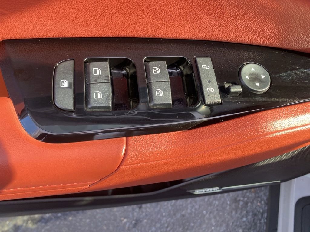 Used 2024 Kia Sportage SX image 11