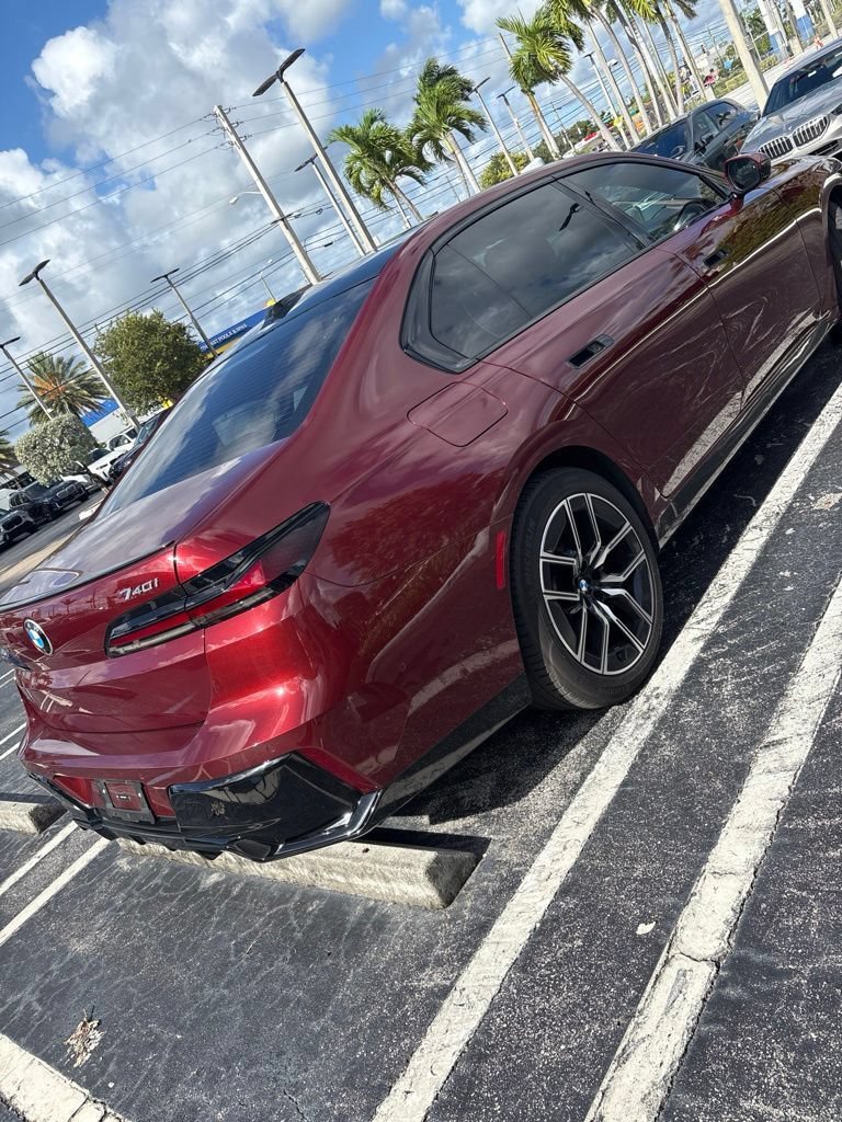 Used 2024 BMW 740i w/ Executive Package RWD image 9