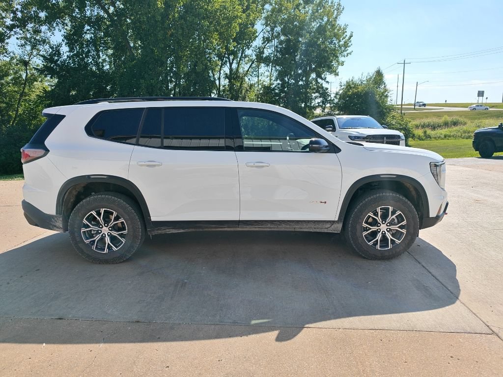 Used 2026 GMC Acadia AT4 w/ Luxury Package AWD/4WD image 5