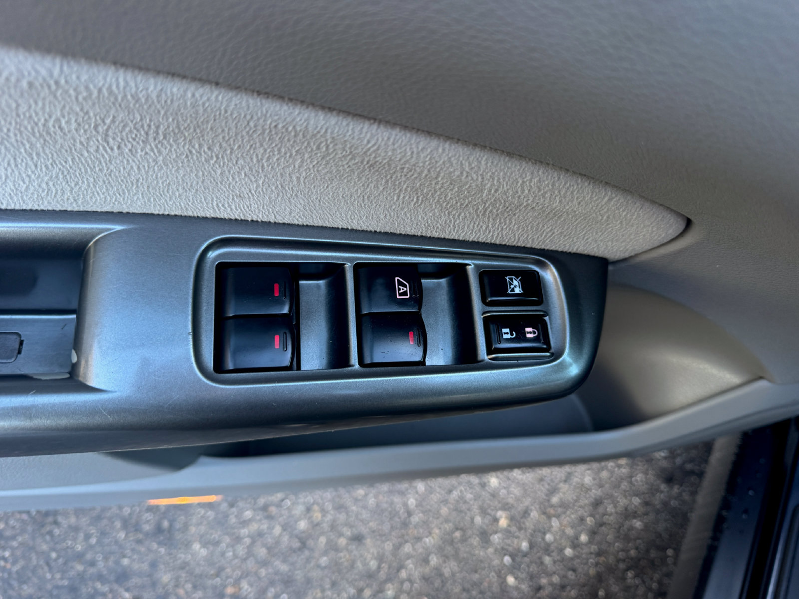 Used 2011 Subaru Forester 2.5X Limited AWD/4WD image 13