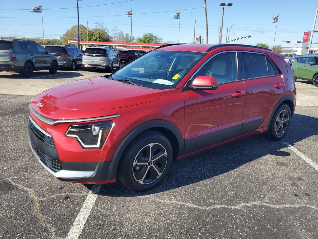 Used 2023 Kia Niro EX FWD image 2