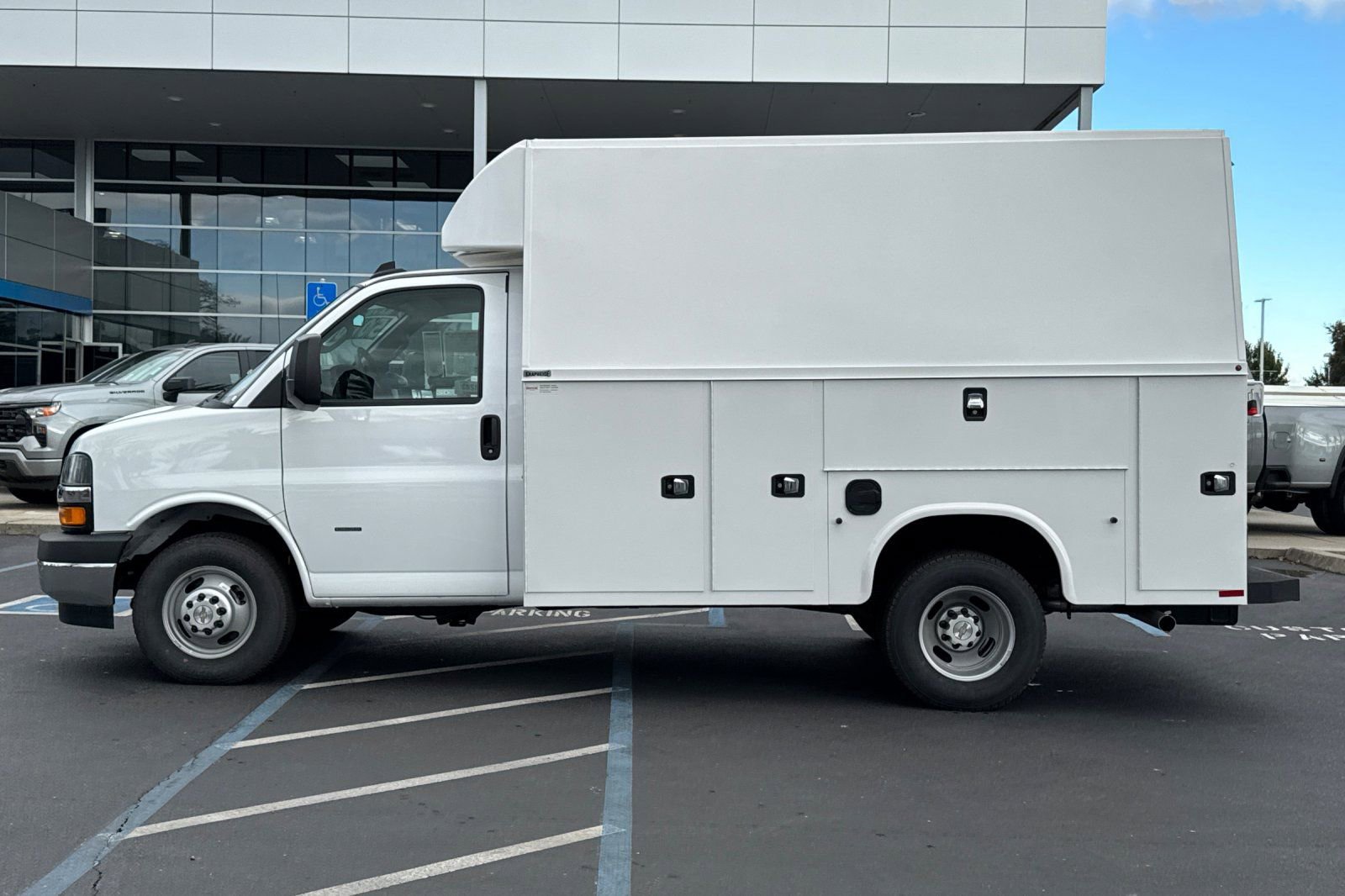 New 2024 Chevrolet Express 3500 w/ Power Convenience Package image 6