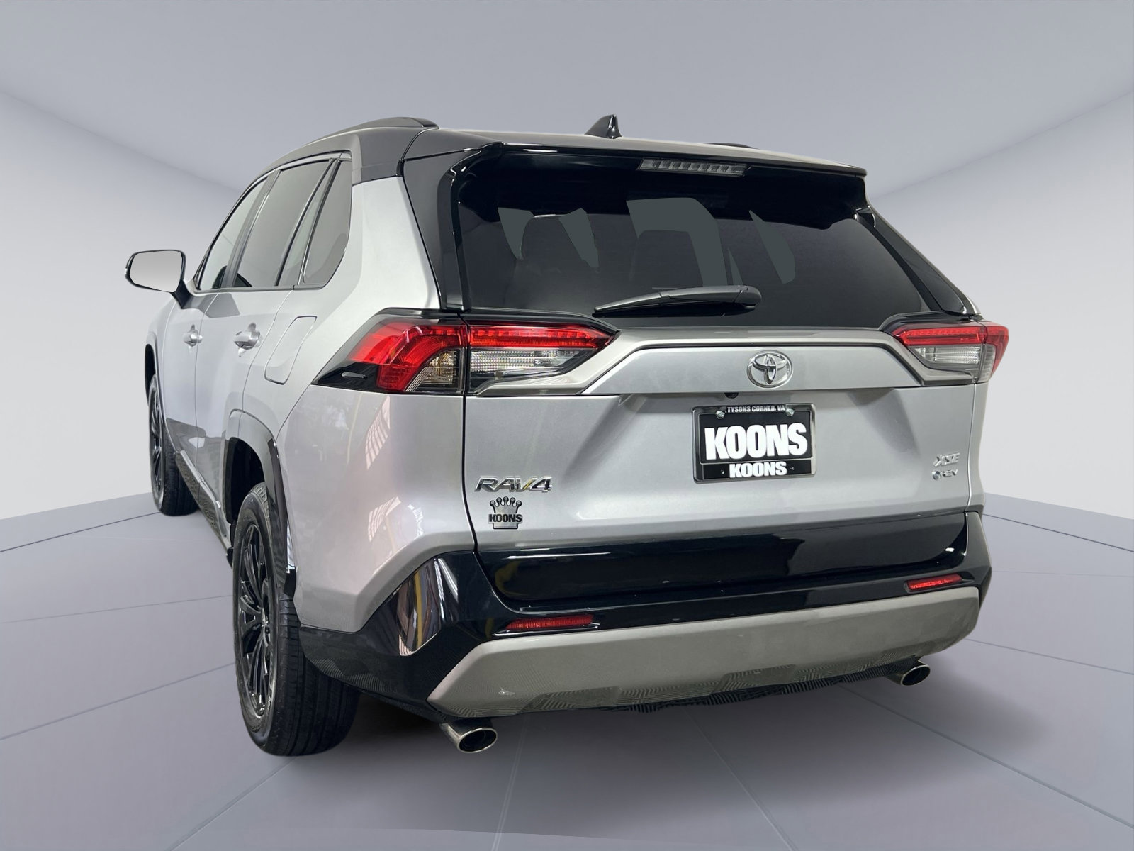 Used 2025 Toyota RAV4 XSE w/ Weather Package image 4