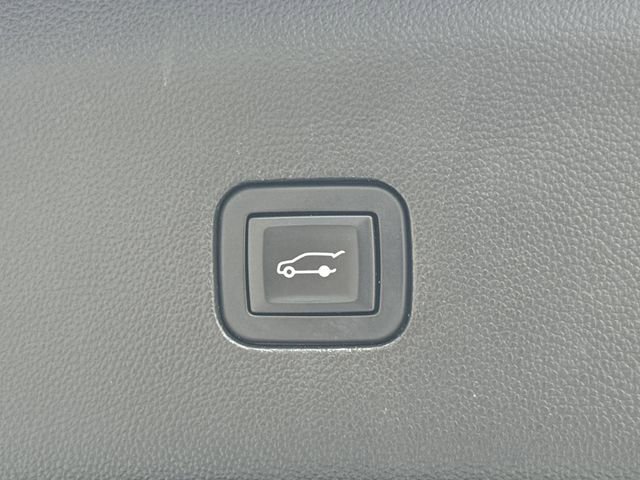 Used 2018 Buick Enclave Essence FWD image 18