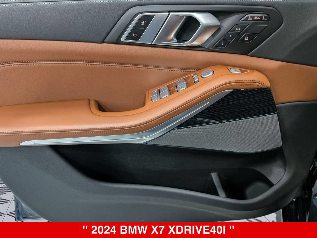 Used 2024 BMW X7 xDrive40i w/ M Sport Package AWD/4WD image 14