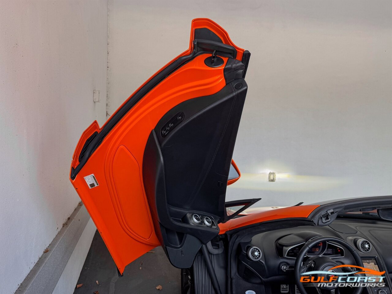 Used 2015 McLaren 650S Spider RWD image 26