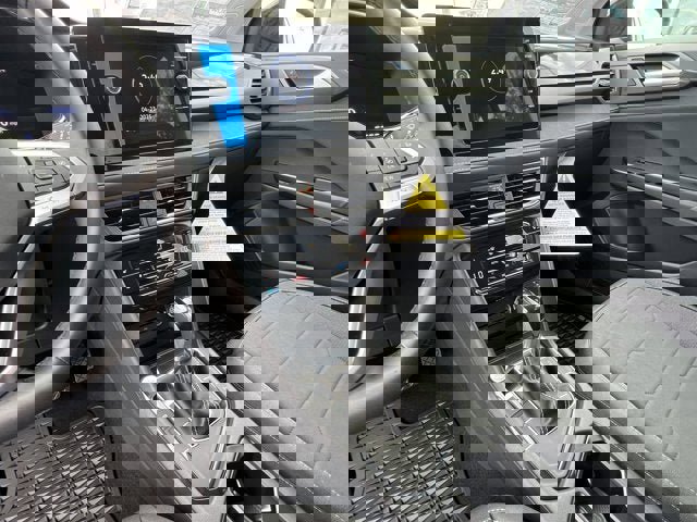 New 2025 Volkswagen Taos SE image 18