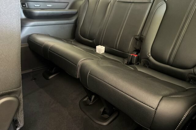 New 2026 Jeep Grand Wagoneer Limited AWD/4WD image 12