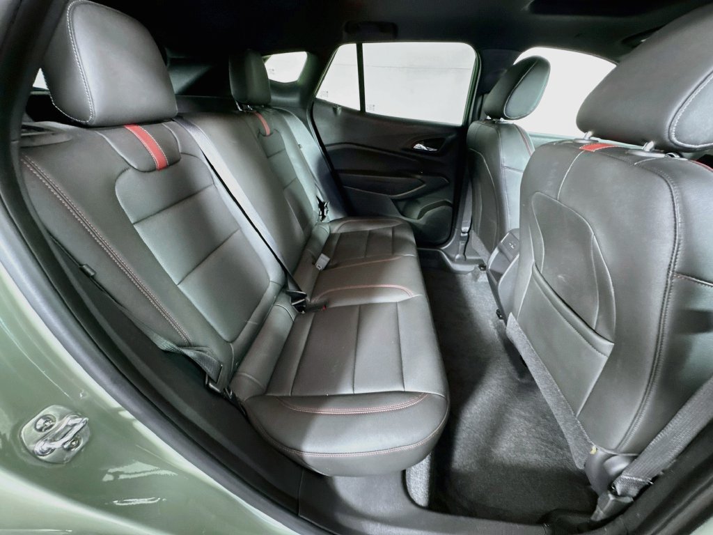 Used 2024 Chevrolet Trax RS w/ Sunroof Package FWD image 33