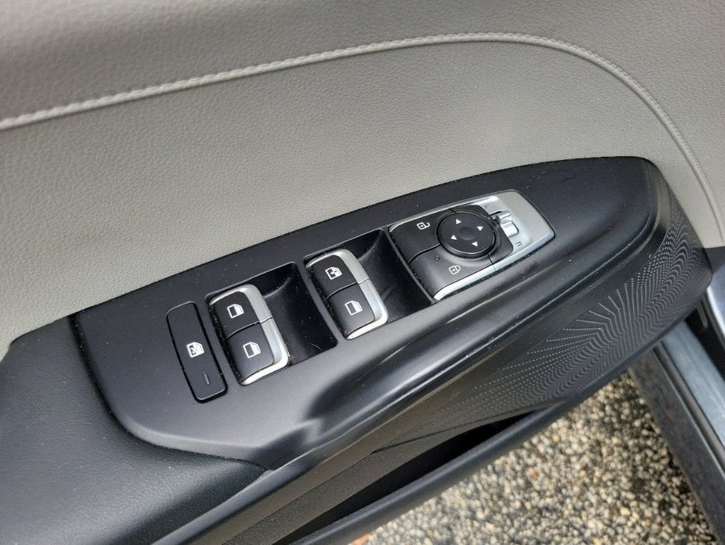 Used 2022 Kia K5 LXS FWD image 15