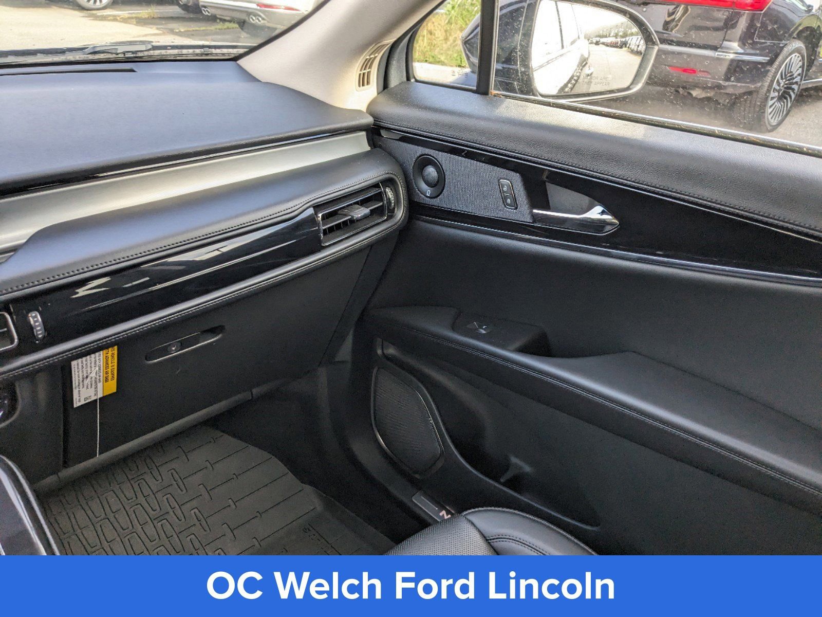 Certified 2023 Lincoln Nautilus Reserve w/ Monochromatic Package image 19