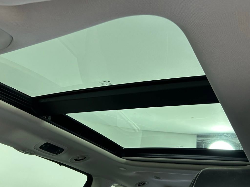 Used 2023 Chrysler Pacifica Limited image 33