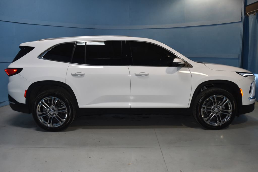 Used 2025 Buick Enclave Preferred w/ Power Package image 25